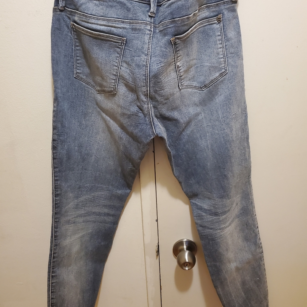 Jeans - Picture 2 of 2